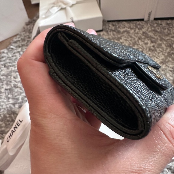 CHANEL Classic Flap Card Holder – Black Caviar Leather | Gold Hardware - Picture 7 of 15